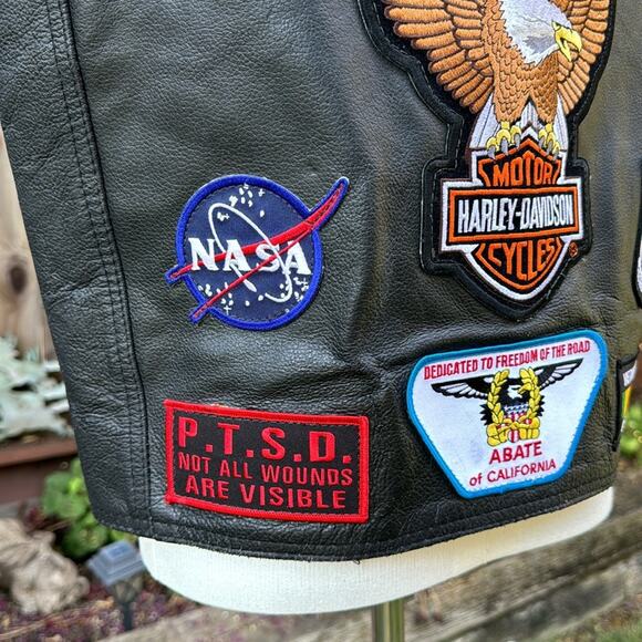 Genuine Leather Motorcycle Vest Sz 42 W/ Harley-Davidson POW Veteran Patches - Picture 5 of 14